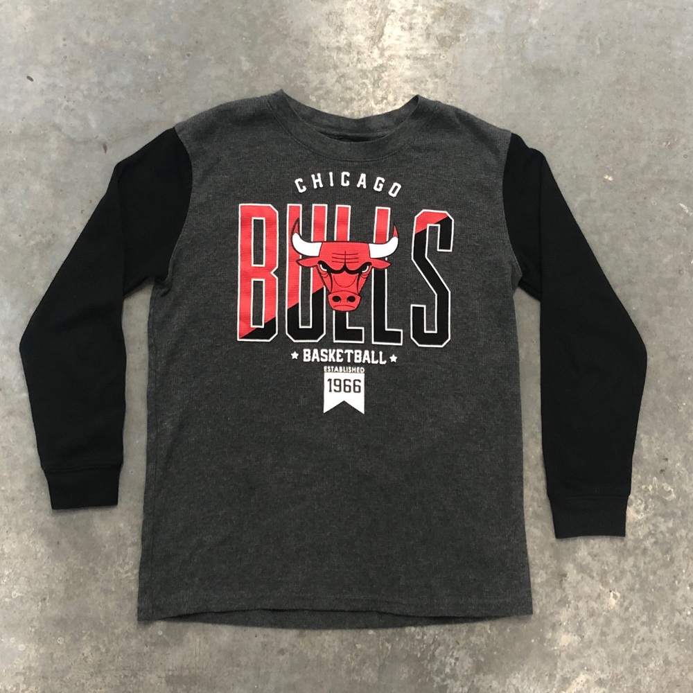 NBA Chicago Bulls Boys Thermal Shirt Large 14/16 Grey Black Long Sleeve - Picture 2 of 5